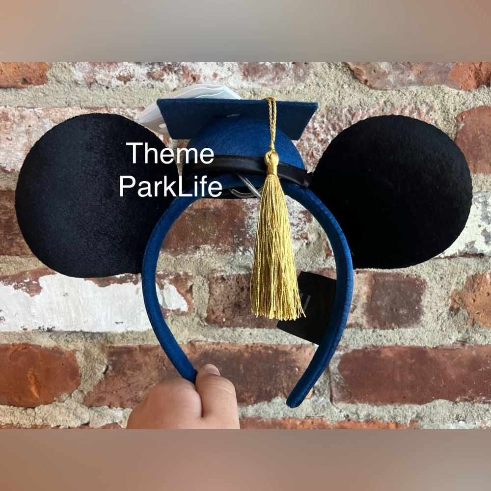 Disney Parks Class of 2026 Graduation Mickey Ear Hat Tassel Headband NEW